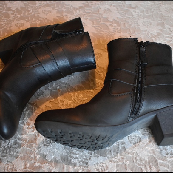 Style & Co. Charcoal Gray Booties - Picture 6 of 7